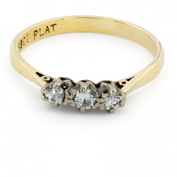18ct gold & Platinum Diamond 3 stone Ring size O